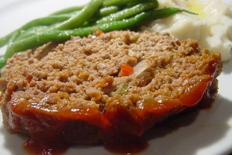 Basic Meatloaf Recipe, Meatloaf With Oatmeal, Basic Meatloaf, Traditional Meatloaf Recipes, Gooseberry Patch Cookbooks, Traditional Meatloaf, Delicious Meatloaf, Ideal Protein Recipes, Best Meatloaf