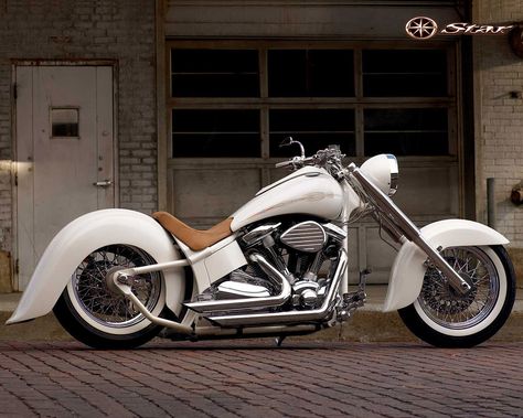 Custom White Bike Yamaha Star Motorcycles, R6 Motorcycle, Мотоциклы Harley Davidson, Star Motorcycles, White Motorcycle, Yamaha V Star, Motorcycle Wallpaper, Yamaha Motorcycles, Chopper Motorcycle