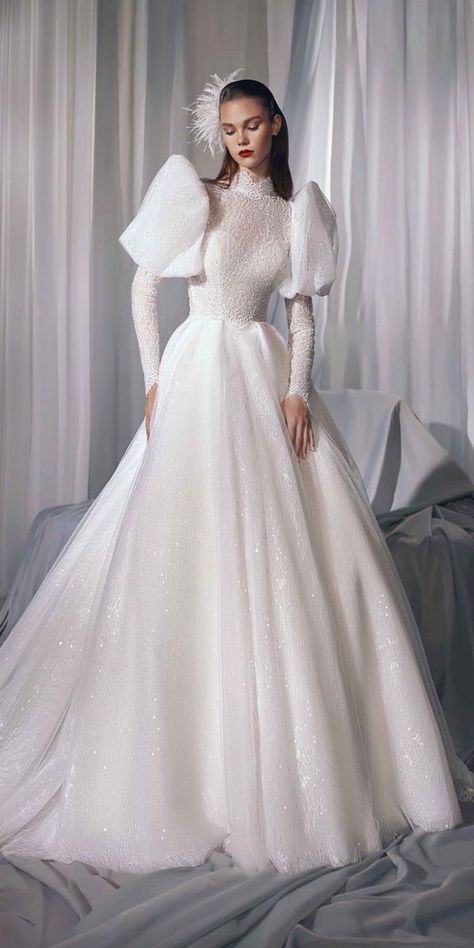 Bridal Collection 2023, Goddess Wedding Dress, Plain Wedding Dress, Simple Wedding Gowns, Long Sleeve Wedding Gowns, Bridal Gowns Mermaid, Bridal Ball Gown, Top Wedding Dresses, Color Turquesa