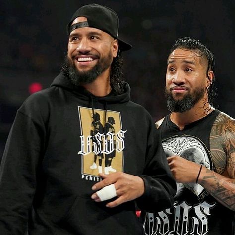 Jimmy & Jey uso Uso Brothers, Jimmy And Jey Uso, Aew Wrestlers, Bloodline Wwe, Jonathan Fatu, Joshua Fatu, Usos Wwe, Jimmy Uso, Roman Reigns Smile