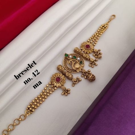 Baju Bandh Designs Gold, Bajubandh Design Gold, Pretty Gold Necklaces, Engagement Necklace, Rajputi Jewellery, Jewel Design, Gold Jewels Design, Handmade Rakhi, Black Beads Mangalsutra Design