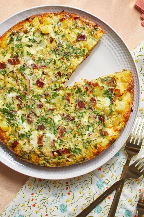 This frittata, inspired by Tortilla Españgola, is less fussy and equally tasty as breakfast, brunch, lunch, or dinner any day. #mothersday #mothersdayrecipes #mothersdaydishes #food #recipe Spanish Frittata, Fritata Recipe, Gf Cooking, Baked Frittata, Egg Frittata, Breakfast Frittata, Frittata Recipe, Frittata Recipes, Dinner Side Dishes