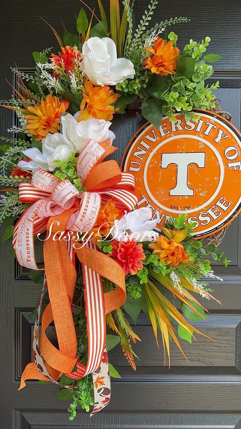 Tennessee University, Tennessee Wreath, Tennessee College Wreath, Football Wreath University,Collegiate Wreath, SassyDoors Wreath Football Wreath Diy, Tennessee University, Tennessee College, Sports Wreath, Sports Wreaths, College Diy, Door Hangers Diy, Tennessee Vols, Football Wreath