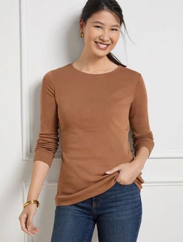 Nude Shirt, Tee Shirt Long, Long Tee Shirts, Casual Tees, Modern Classic Style, Classic Style Women, Ladies Tee Shirts, Long Sleeve Tee Shirts, Shirt Long Sleeve