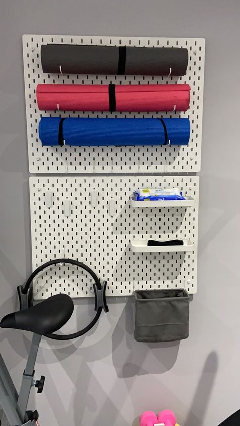 Ikea Skadis Pegboard and accessories Ikea Peg Board Home Gym, Peg Board Yoga Storage, Ikea Home Gym Hacks, Ikea Gym Ideas, Pegboard Gym Organization, Ikea Gym, Home Gym Wall Storage, Gym Wall Storage, Gym Office Combo