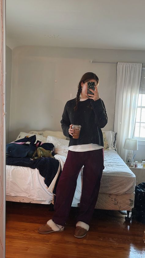 norm core outfit, casual chic outfit, winter outfit inspo, casual winter outfit, cargo pants outfit Norm Core Outfits, Outfit Cargo Pants, Outfit Casual Chic, Norm Core, Casual Winter Outfit, Comfy Casual Outfits, Cargo Pants Outfit, Outfit Inspo Casual, Scandinavian Minimalism