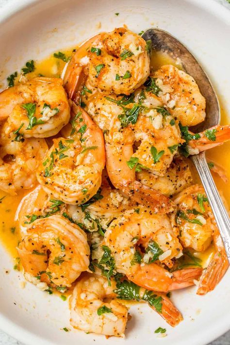 EASY Shrimp Scampi Recipe - Valentina's Corner Easy Shrimp Scampi Recipe, Scampi Sauce, Easy Shrimp Scampi, Italian Chicken Recipes, Shrimp Scampi Recipe, Scampi Recipe, Shrimp Recipes For Dinner, Clam Recipes, Shrimp Recipes Easy