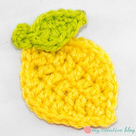 Lemonade Lemon Bunting – Crochet Pattern – My Creative Blog Lemon Keychain, Amigurumi Fish, Crochet Lemon, Crochet Oval, Crochet Fish Patterns, Crochet Bunting, Crochet Bookmark Pattern, Crochet Fish, Crochet Fruit