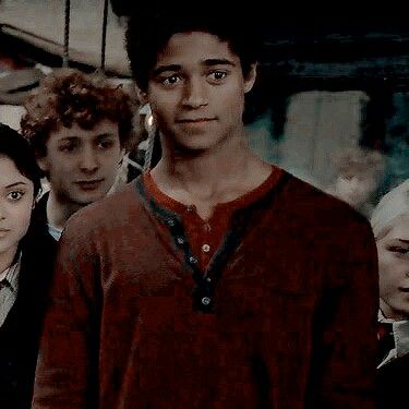 Dean Thomas Aesthetic, Hogwarts Aestethic, Seamus And Dean, Alfred Enoch, Lee Jordan, Dean Thomas, Hogwarts Dr, Potter Aesthetic, Harry Potter Icons