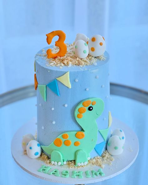 Cute Dinosaur Cake, Dino Birthday Cake, Dino Cake, Package Ideas, Dinosaur Cake, Dino Birthday, Cake Makers, August 8, Cute Dinosaur