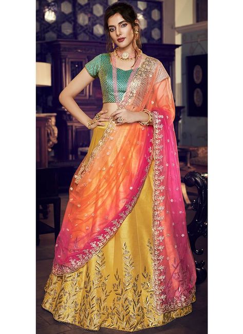 Lehenga Color Combos, Simple Lehenga Choli, Orang India, Indian Wedding Lehenga, Simple Lehenga, Indian Lehenga Choli, Choli Blouse, Yellow Lehenga, Gaun Fashion