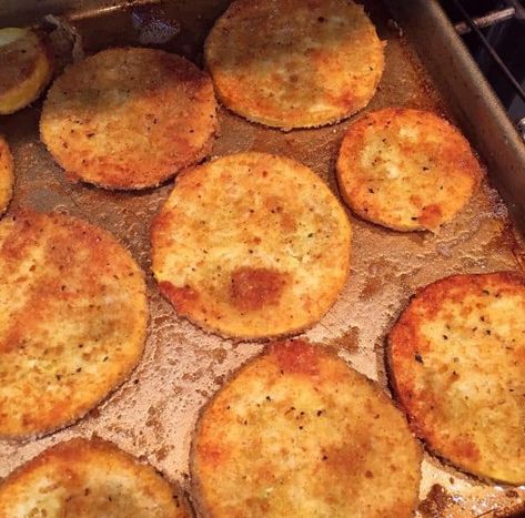 Oven Squash, Oven Fried Squash, Baked Squash Recipes, Fried Squash Recipes, Fried Yellow Squash, Baked Yellow Squash, Easy Squash Recipes, Fried Squash, Crookneck Squash