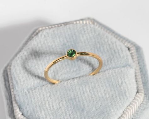 Gold Rings Wedding, Green Tourmaline Engagement Ring, Gold Wedding Anniversary, Green Tourmaline Ring, October Birthstone Rings, Pink Tourmaline Ring, Yellow Gold Wedding Ring, London Blue Topaz Ring, 18k Gold Ring