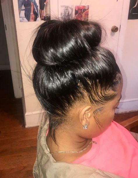 Messy Ponytail Hairstyles Black Women, Clinical Hairstyles, Wig Baby Hair, Full Lace Frontal, Natural Hair Bun Styles, Ponytail Updo, Natural Hairstyle, High Bun, Hair Laid