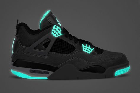 Image of Air Jordan IV Retro "Green Glow" Air Jordan Iv, Jordan Iv, Nike Shoes Girls, Jordan Shoes Girls, Jordan 4s, Jordan Shoes Retro, All Nike Shoes, Shoes Sneakers Jordans, Cute Nike Shoes