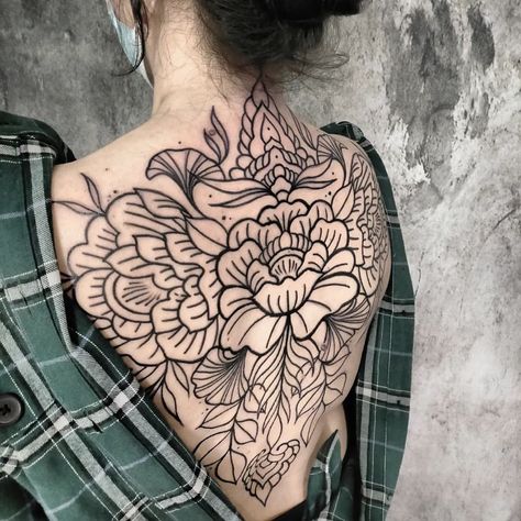 9,347 Likes, 18 Comments - ✺ 𝕾𝖚𝖟𝖔𝖓 ✺ (@suzon_tattoo) on Instagram: “Starting this back piece last week 🌼 . . . #tattoo #tattoos #backtattoo #backpiece…” Tattoo Rug, Stencils Tattoo, Full Chest Tattoos, Backpiece Tattoo, Woodcut Tattoo, Upper Back Tattoos, Occult Tattoo, Back Piece Tattoo, Old School Tattoo Designs