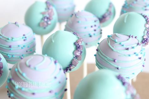 Marmaid Under the Sea Cake Pops Cake Decorating With Candy, Under The Sea Cake Pops, Candy Birthday Cake, Mermaid Cake Pops, Under The Sea Cake, Ariel Cake, Cake Pop Designs, Pops Cake, Sea Cake