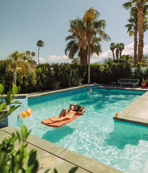 PALM SPRINGS // live now @thehoneyswim 🌴👙 Palm Springs Photoshoot, Brynley Joyner, Palm Springs Pool, Palm Springs Aesthetic, Palm Springs Vacation, Light Green Walls, Poppy Photo, Emily Henry, Spring Vacation