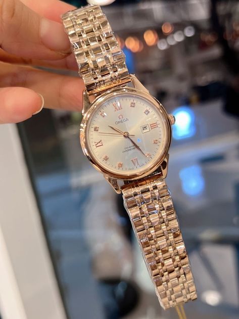 #smartwatches #loverswatch #gentswatch #andriodwatch #boyswatch #watchsales apple watch bands for women diamond rings for women gold necklace women diamond necklace for women gold bracelets for women cartier watch women #watchsale #jdwatch #iwatches Classy Womens Watches, Trendy Watches Women Fashion, Trendy Watches Women, Gucci Watch Women, Omega Watch Women, Elegant Watches Women, Classic Watch Women, Watches Women Black, Cartier Watches Women