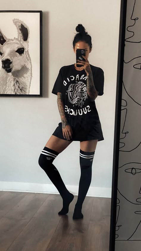 Knew High Socks Outfit, Thigh High Socks Outfit Summer, Knee High Socks Outfit Summer, High Socks Outfits Sneakers, Thigh Socks Outfit, Over Knee Socks Outfit, Thigh Socks Outfits, Knee High Socks Outfit Aesthetic, Skirt With Knee High Socks