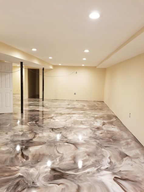 My beautiful Epoxy floor Epoxy Swirl Floor, Epoxy Floor Designs Bathroom, Cool Epoxy Floor, Epoxy Floors In Home Living Room, Epoxy Floors In Home, Epoxy Flooring Ideas, Epoxy Basement Floor, Epoxy Floor Basement, Painting Basement Floors