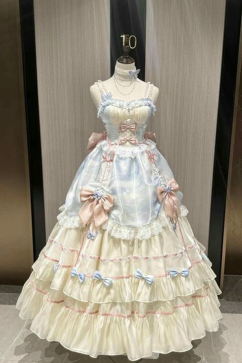 Vintage Princess Aesthetic, Elegant Cocktail Dress, Pretty Quinceanera Dresses, Cottagecore Outfits, Dress Design Sketches, Kawaii Dress, Dress Princess, Fairytale Dress, Fairy Dress