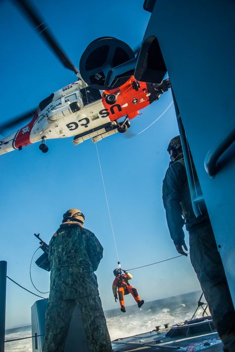 Hh60 Pavehawk, Coast Guard Aesthetic, Drilling Engineer, Rescue Swimmer, Coast Gaurd, Coast Guard Helicopter, Coast Guard Boats, Coast Guard Rescue, Coast Guard Ships