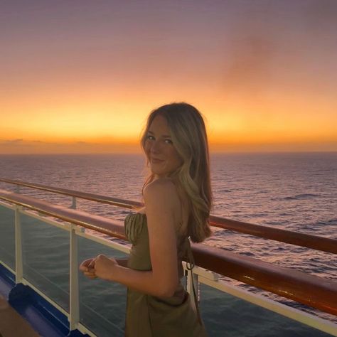 Dress Ocean Photography, Cruise Senior Pictures, Photos On Cruise, Ship Photo Ideas, Cruise Ship Poses Photo Ideas, Cruise Hair Ideas, Cruise Holiday Aesthetic, Insta Photo Ideas Cruise, Carnival Cruise Picture Ideas