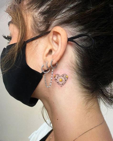 Single needle daisy flowers tattoo on the neck. Purple Heart Tattoos, Heart Locket Tattoo, Little Heart Tattoos, Locket Tattoos, Love Heart Tattoo, Tattoo Behind Ear, Red Heart Tattoos, Sacred Heart Tattoos, Tiny Heart Tattoos