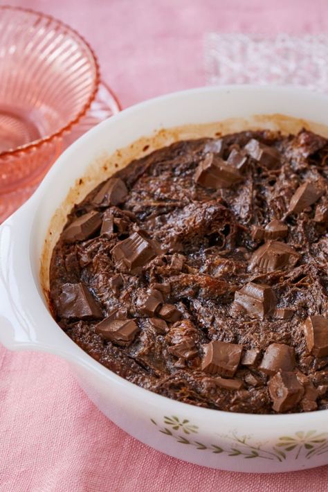 Chocolate Bread and Butter Pudding is a simple way to get your chocolate fix. Bread And Butter Pudding Recipe, Rustic Dessert, Chocolate Bread Pudding, Bigger Bolder Baking, Butter Pudding, Baking Cookbooks, Leftover Bread, Bread And Butter Pudding, Bread Pudding Recipe