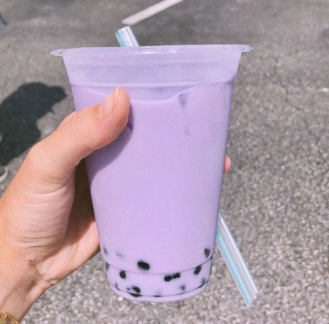 Taro Smoothie, Purple Foods, Taro Boba, Bubble Tea Flavors, Pistachio Milk, Mango Tea, Thai Milk Tea, Matcha Milk, Boba Pearls