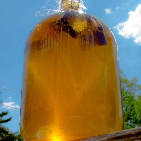 Sun Tea Recipe, Sun Tea Recipes, High Cholesterol Diet, Hey Bartender, Green Tea Recipes, Sun Tea, How To Make Greens, Banana Nut Bread, Tea Recipe