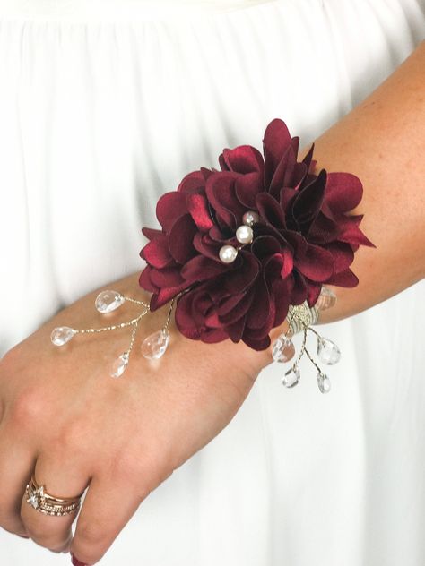 Maroon Corsage, Mother Of Bride Corsage, Christmas Corsage, College Christmas, Prom Flowers Corsage, Silk Flower Corsage, Prom Corsages, Bridal Corsage, Homecoming Corsage