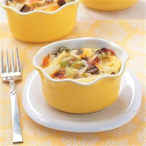 Individual Casseroles, Brunch Casseroles, Brunch Casserole Recipes, Mini Casseroles, Brunch Casserole, Low Fat Cheese, Hashbrown Recipes, Cooking For One, Cooking For Two