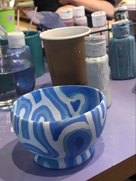 Mamma Mia Pottery, Color Me Mine Ideas Bowls, Color Me Mine Bowl, Clay Bowl Painting Ideas, Blue Pottery Designs, Clay Cafe, Pottery Decoration, Glazing Ideas, Painting Pottery