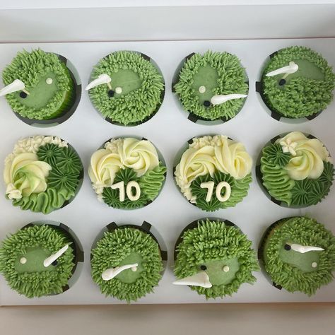 Golf Cupcakes For Men, Mens Birthday Cupcakes Ideas, Masters Cupcakes, Golf Birthday Cupcakes, Golf Themed Cupcakes, Father’s Day Cupcake Ideas, Golf Cupcake Ideas, Golfing Cupcakes, Grass Cupcakes