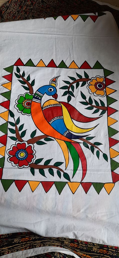 Madhubani Fabric Painting, Learn Painting, Mithila Painting, Bird Paintings On Canvas, Bull Painting, Saree Painting Designs, Bag Painting, Madhubani Paintings, Fabric Paint Diy