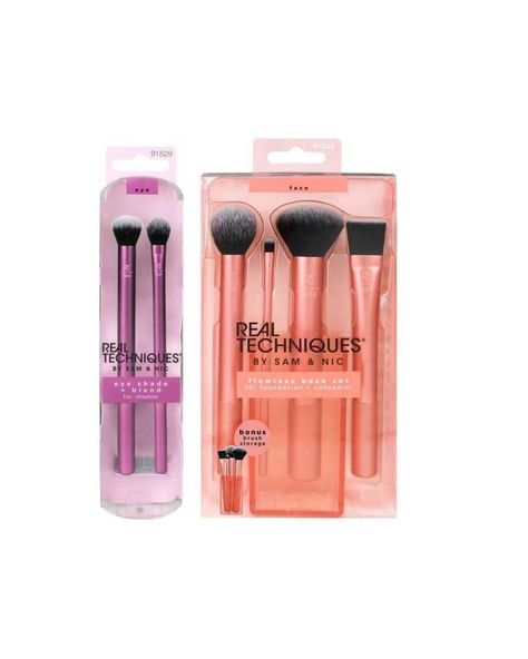 Real Technique makeup brushes. http://liketk.it/37eOx @liketoknow.it #liketkit #LTKbeauty #LTKunder50 #LTKsalealert Best Eye Makeup Brushes, Real Techniques Brushes, Face Brush Set, Flawless Base, Dream Makeup, Minimal Makeup, Favorite Makeup, Contour Brush, Real Techniques