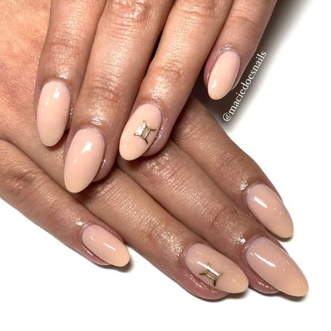 Nails Gemini Design, Gemini Inspired Nails, Gemini Nail Art, Birthday Nails Gemini, Gemini Nails Designs, Gemini Nail Ideas, Libra Nails Design, Gemini Birthday Nails, Nails Gemini