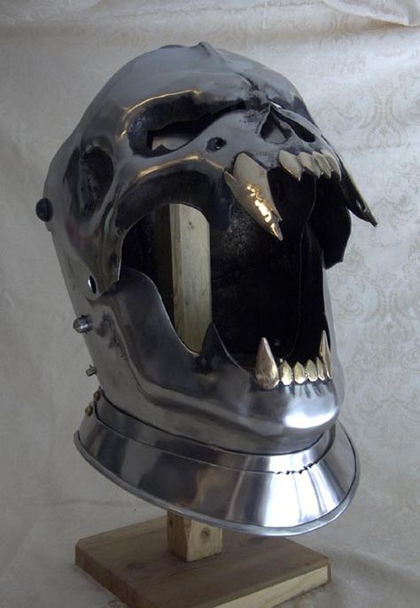 DarkHeart Armoury- Skull Closehelm Armadura Cosplay, Medieval Helmets, Knights Helmet, Armadura Medieval, Art Asiatique, Cool Masks, Seni Origami, Medieval Armor, Dark Heart