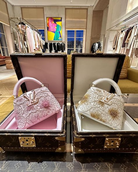 We stopped into L V for an exclusive preview of the new Ramadan 2024 special edition pieces! We must say, we are in LOVE! 🤍 Pink or white? #eliteUSA_Photography 🔑 Ramadan Outfits, Limited Edition Bags, Luxury Handbags Ramadan Outfits, Ramadan 2024, Limited Edition Bag, Bags Luxury, Luxury Handbags, Limited Editions, Our Love, Ramadan, In Love