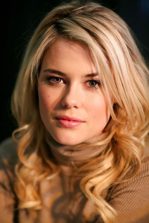 Christine Taylor, Rachael Taylor, Taylor R, Chris Pine, Hollywood Celebrities, Blonde Beauty, Attractive People, Pretty Face, Celebrity Photos