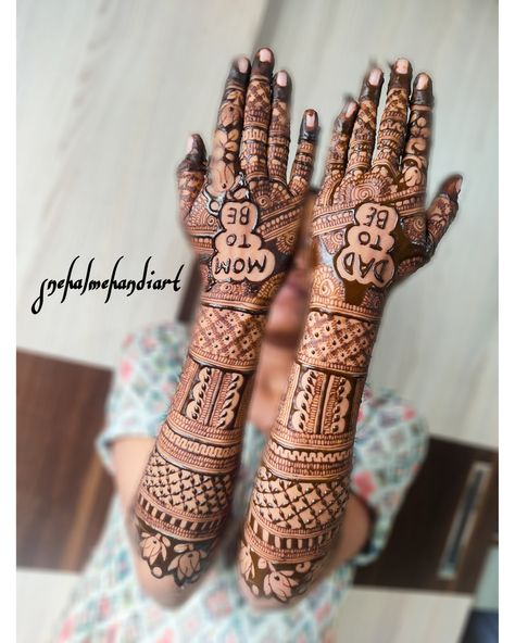 Mehndi Designs For Seemantham, Mom To Be Mehendi Design Back Hand, Baby Shower Mehndi Back Hand, Baby Shower Mhendi Design Hand, Maternity Mehendi Design, Seemantham Mehendi Designs, Mehendi Designs For Baby Shower Function, Simple Baby Shower Mehendi Designs, Pregnancy Mehndi Design