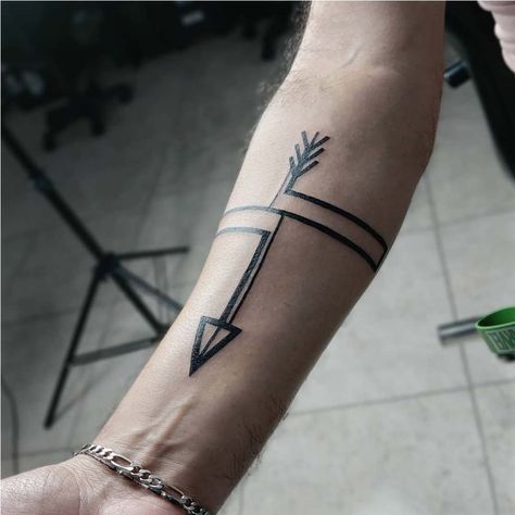 Abstract arrow tattoo Forearm Tattoo Men Ideas, Tattoo Ideas Arrow, Side Forearm Tattoo, Side Forearm Tattoo Men Ideas, Mens Arrow Tattoo, Arrow Tattoo Design, C Tattoo, Arrow Tattoo, Arrow Tattoos