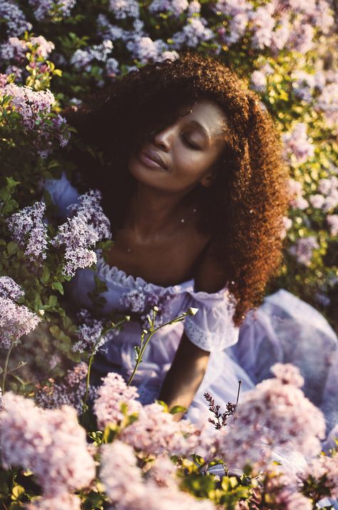 Explore Mila Photographie photos on Flickr. Mila Photographie has uploaded 128 photos to Flickr. Black Women Gardeners, Cute Photoshoot, Self Love Art, Perfect Photography, Botanical Elements, Shotting Photo, By Any Means Necessary, Black Femininity, Poses References