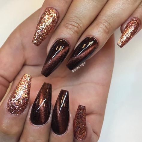 Glitter Ideas, Eye Nail Art, Nagellack Trends, Nail Art Pictures, Finger Sandwiches, Fall Acrylic Nails, Cat Eye Nails, Glam Nails, Halloween Nail Designs