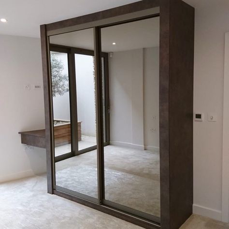 Wardrobe mirror design