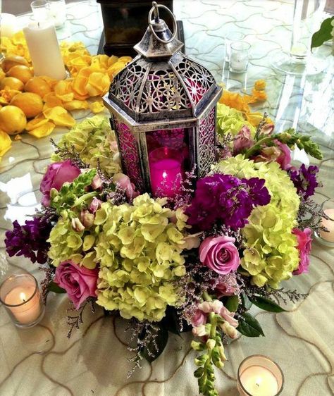 Arabian Nights Prom, Arabian Wedding, Make A Bouquet, Mask Ball, Wedding Flower Ideas, Moroccan Party, Moroccan Theme, Ramadan Decor, Arab Wedding