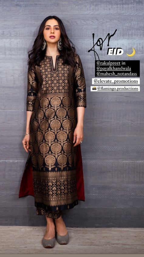 Banaras Chudidar Designs, Banarasi Suit Stitching Designs, Banarasi Suit Neck Design, Black Banarasi Suit, Banarsi Kurta Designs, Banarasi Suit Designs Latest Pakistani, Banarasi Suit Neck Designs Latest, Banaras Suits Designs, Banarsi Suit Design Pakistani