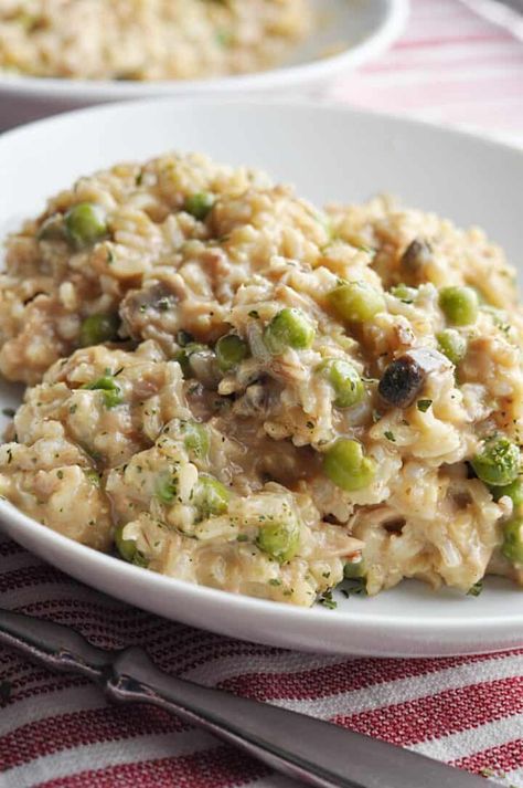 Tuna And Rice Casserole, Bojangles Dirty Rice Recipe, Tuna Rice Casserole, Pea Casserole, Tuna And Rice, Tuna Dishes, Dirty Rice Recipe, Tuna Rice, Pescatarian Diet